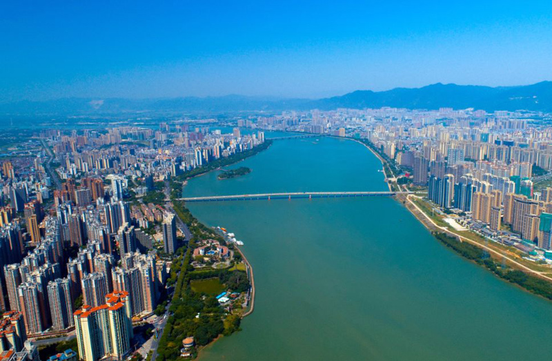 清远网站建设：从域名到运维，企业线上门面的完整落地思路