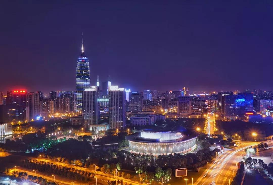 企业官网定制：塑造独特在线名片的艺术